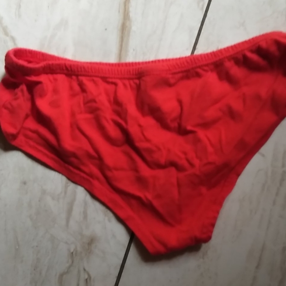 Red and yellow Disney panties - Picture 3 of 7